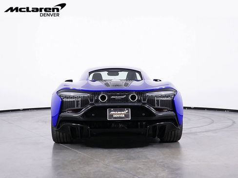 New 2025 McLaren Artura RWD image 4