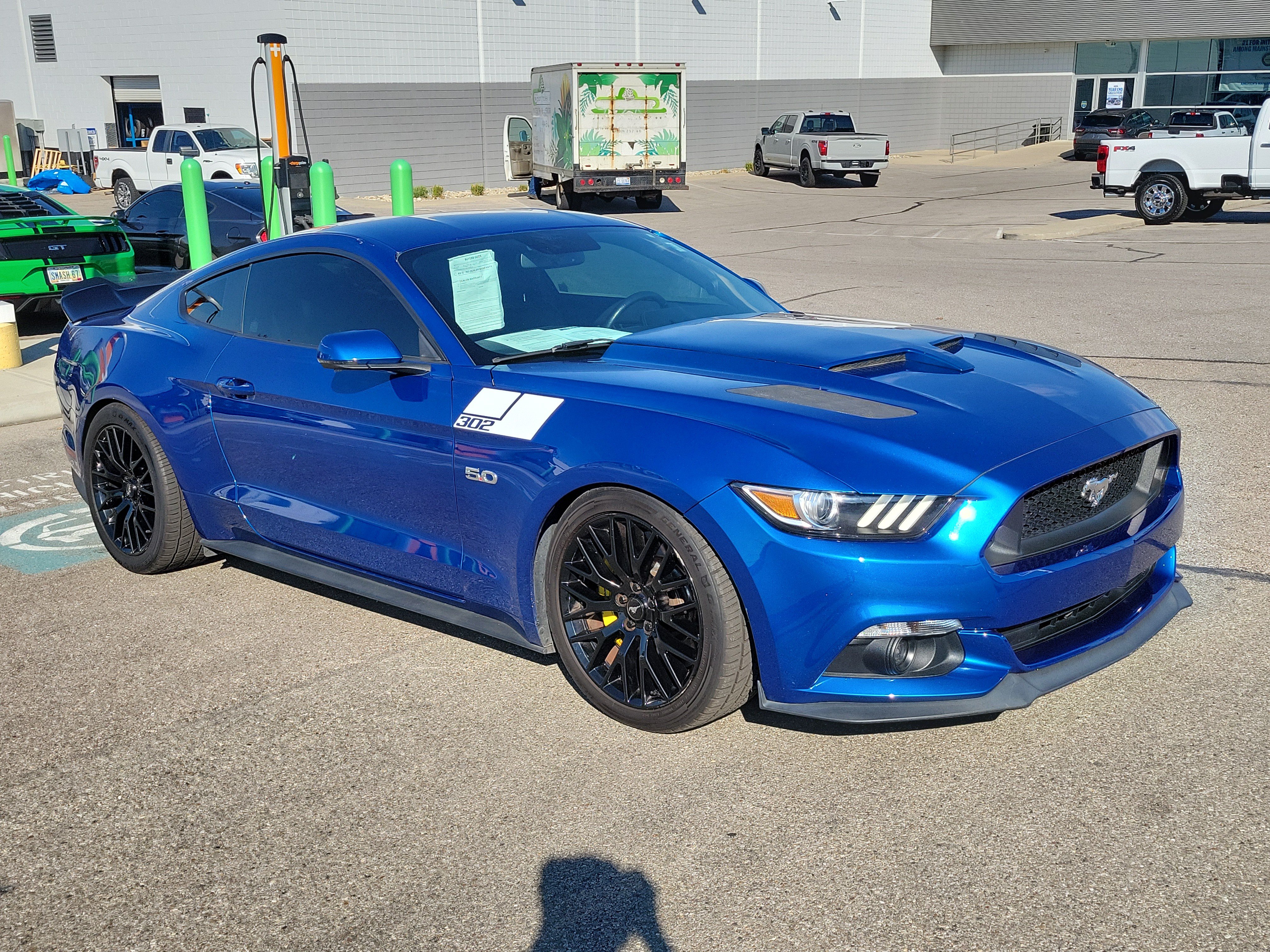 Used 2017 Ford Mustang GT Premium w/ GT Performance Package RWD image 2
