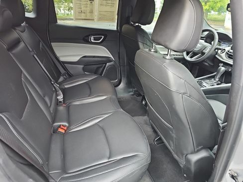 Used 2025 Jeep Compass Limited AWD/4WD image 15