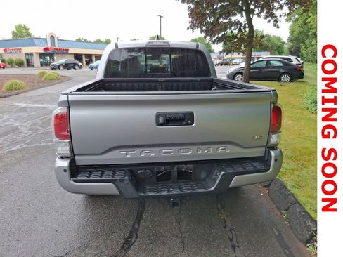Used 2020 Toyota Tacoma TRD Off-Road w/ Technology Package AWD/4WD image 7