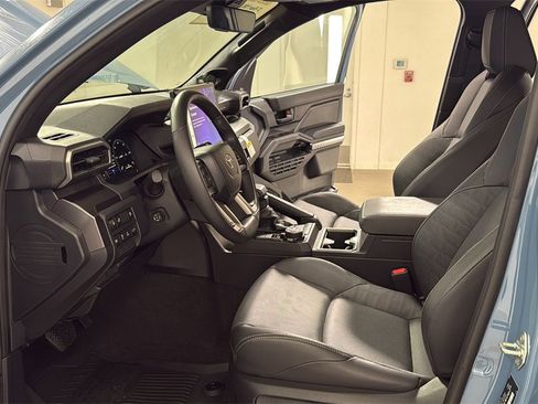 Certified 2025 Toyota 4Runner TRD Off-Road Premium image 12