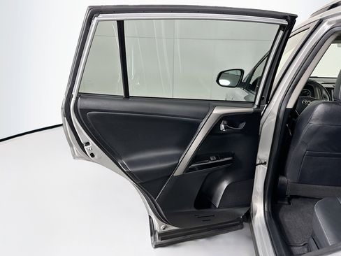 Used 2016 Toyota RAV4 Limited image 28