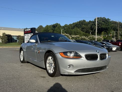 Used 2004 BMW Z4 2.5i RWD image 12