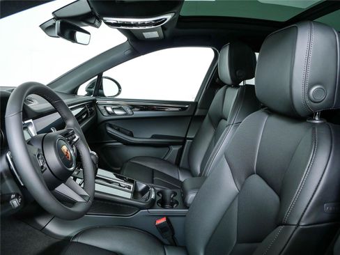 Certified 2026 Porsche Macan Turbo AWD/4WD image 5