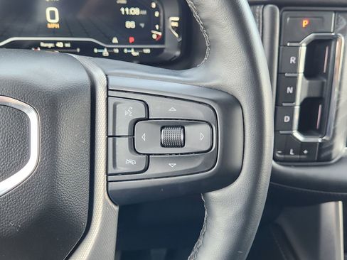 Used 2023 GMC Yukon XL Denali RWD image 32