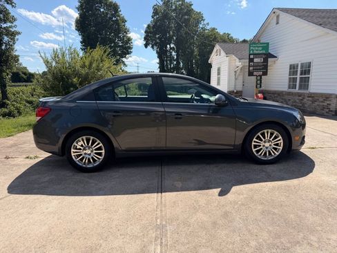 Used 2013 Chevrolet Cruze Eco w/ Enhanced Safety Package FWD image 7
