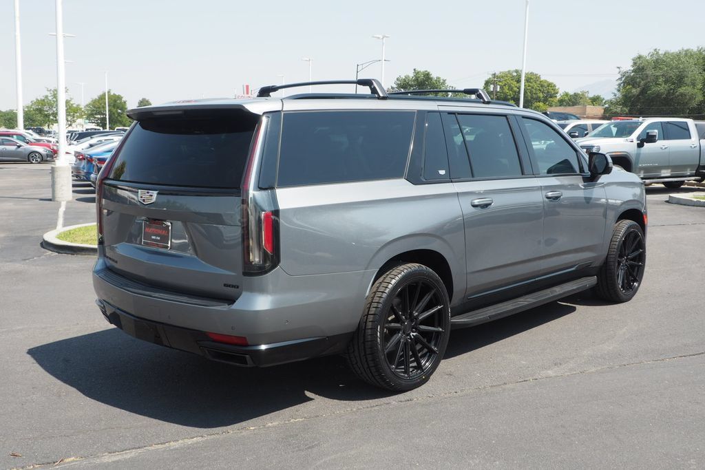 Used 2021 Cadillac Escalade ESV Sport Platinum w/ Heavy-Duty Trailer Package AWD/4WD image 7