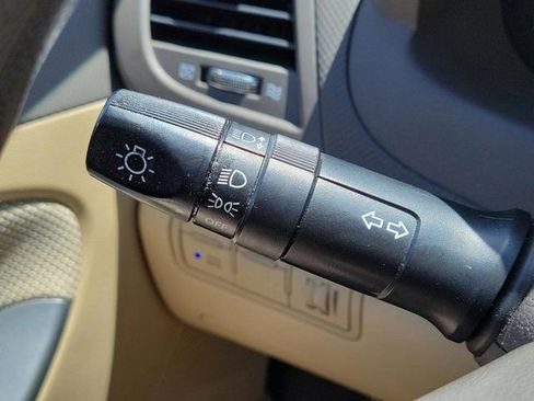 Used 2012 Hyundai Accent GLS FWD image 18