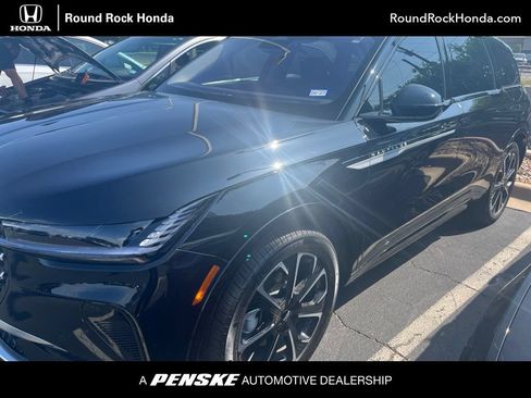 Used 2025 Lincoln Nautilus Reserve AWD/4WD image 1