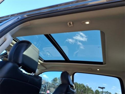 Used 2022 RAM 1500 Laramie w/ Laramie Southwest Edition image 8