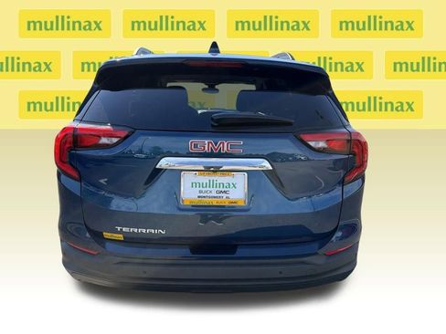 Used 2020 GMC Terrain SLE w/ Driver Convenience Package FWD image 9