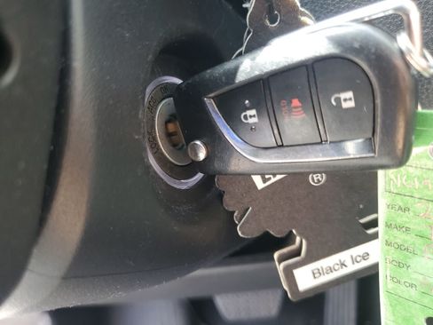 Used 2022 Toyota RAV4 LE FWD image 29