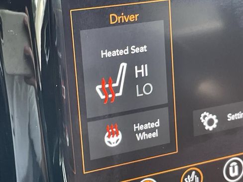 Used 2018 Jeep Compass Limited w/ Navigation Group FWD image 6