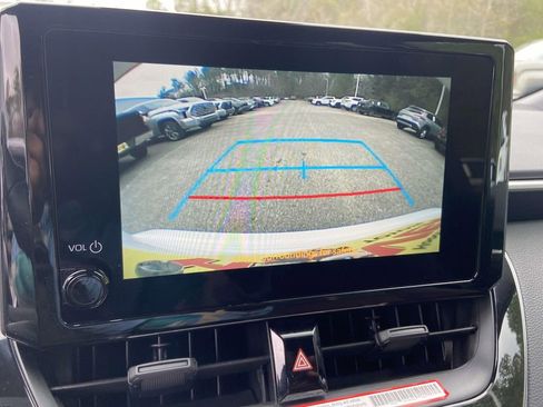 Used 2025 Toyota Corolla SE image 21