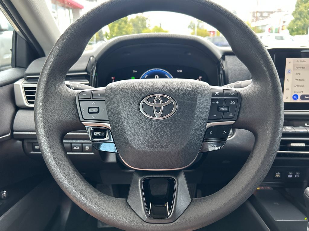 Used 2025 Toyota Camry LE FWD image 17