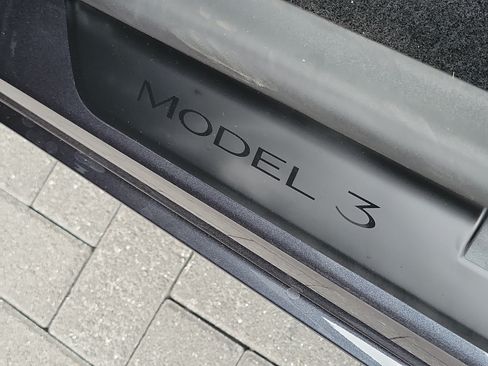 Used 2025 Tesla Model 3 Long Range RWD image 10