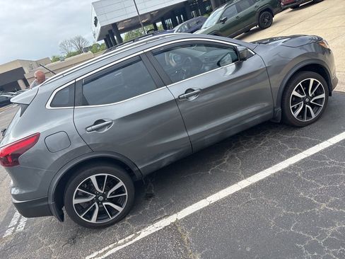 Used 2018 Nissan Rogue Sport SL w/ SL Premium Package image 6