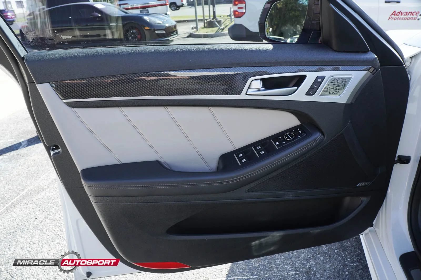 Used 2018 Genesis G80 3.3T Sport RWD image 15