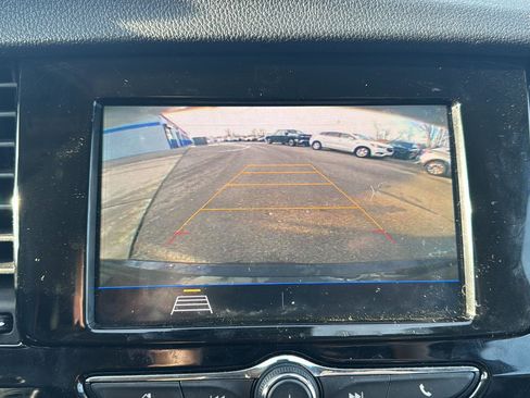 Used 2022 Buick Encore Preferred w/ Safety Package image 16