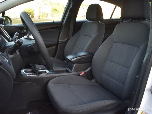 Used 2018 Chevrolet Cruze LT w/ LT Fleet Convenience Package FWD image 12