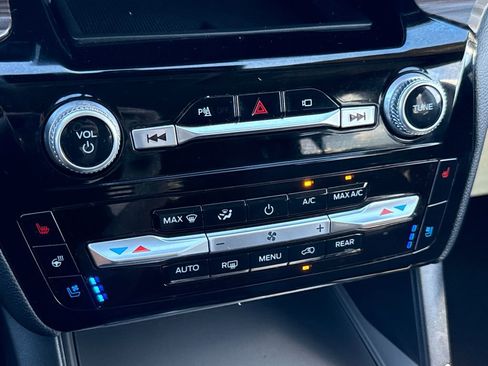 Certified 2022 Ford Explorer Limited w/ Equipment Group 301A image 22