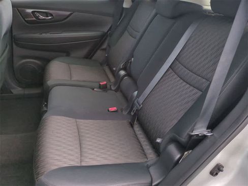 Used 2017 Nissan Rogue S image 17