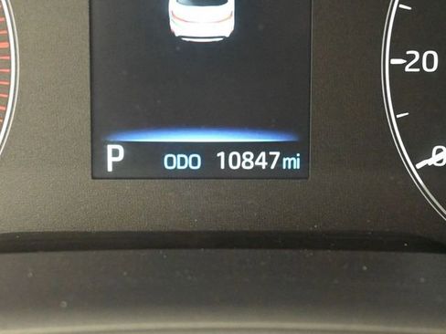 Used 2024 Toyota Corolla LE image 29