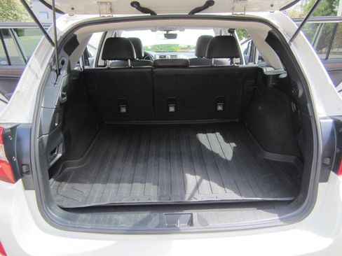 Used 2017 Subaru Outback 2.5i Limited image 11