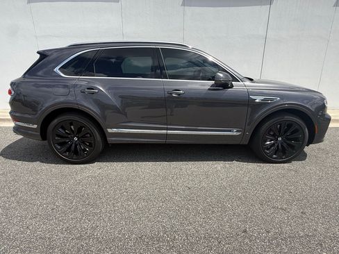 Certified 2021 Bentley Bentayga image 5