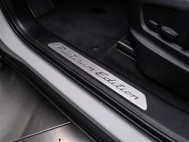 Used 2022 Porsche Cayenne Platinum Edition AWD/4WD image 25