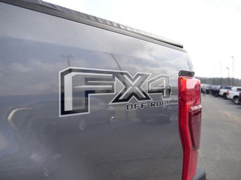 Used 2022 Ford F350 Lariat w/ Black Appearance Package image 32