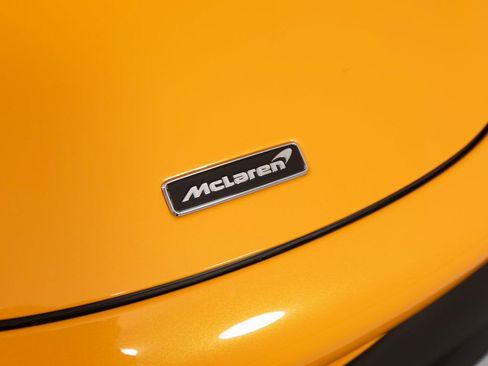 Used 2024 McLaren 750S Spider image 34