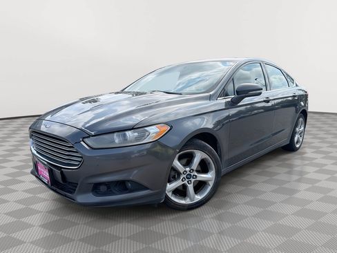 Used 2016 Ford Fusion SE AWD/4WD image 1