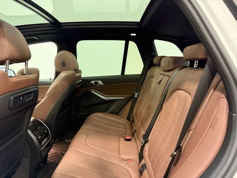 Used 2022 BMW X5 xDrive40i w/ Premium Package image 11