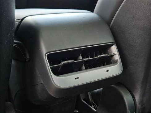 Used 2022 Tesla Model Y Performance AWD/4WD image 14