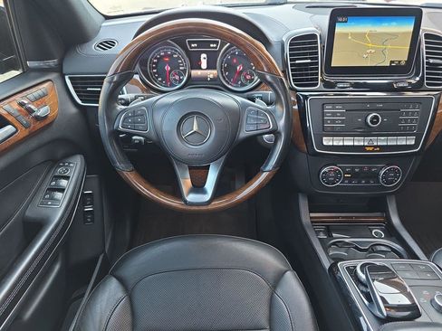 Used 2017 Mercedes-Benz GLS 550 4MATIC image 6