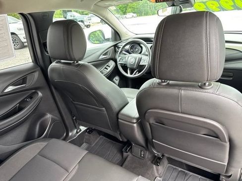 Used 2022 Buick Encore GX Select AWD/4WD image 33
