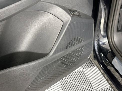 Used 2022 Volkswagen Taos SE image 25