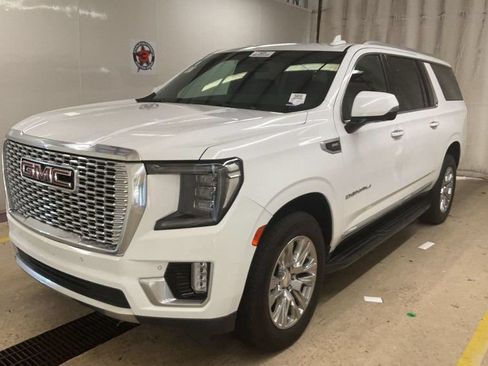 Used 2022 GMC Yukon XL Denali AWD/4WD image 1