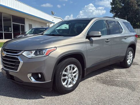 Used 2018 Chevrolet Traverse LT FWD image 1