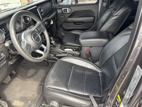 Used 2023 Jeep Wrangler Unlimited Sahara image 10