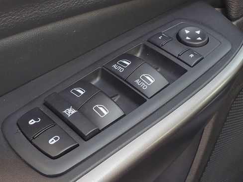 Used 2020 Jeep Cherokee Limited AWD/4WD image 8