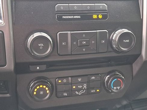 Used 2017 Ford F250 XLT AWD/4WD image 15