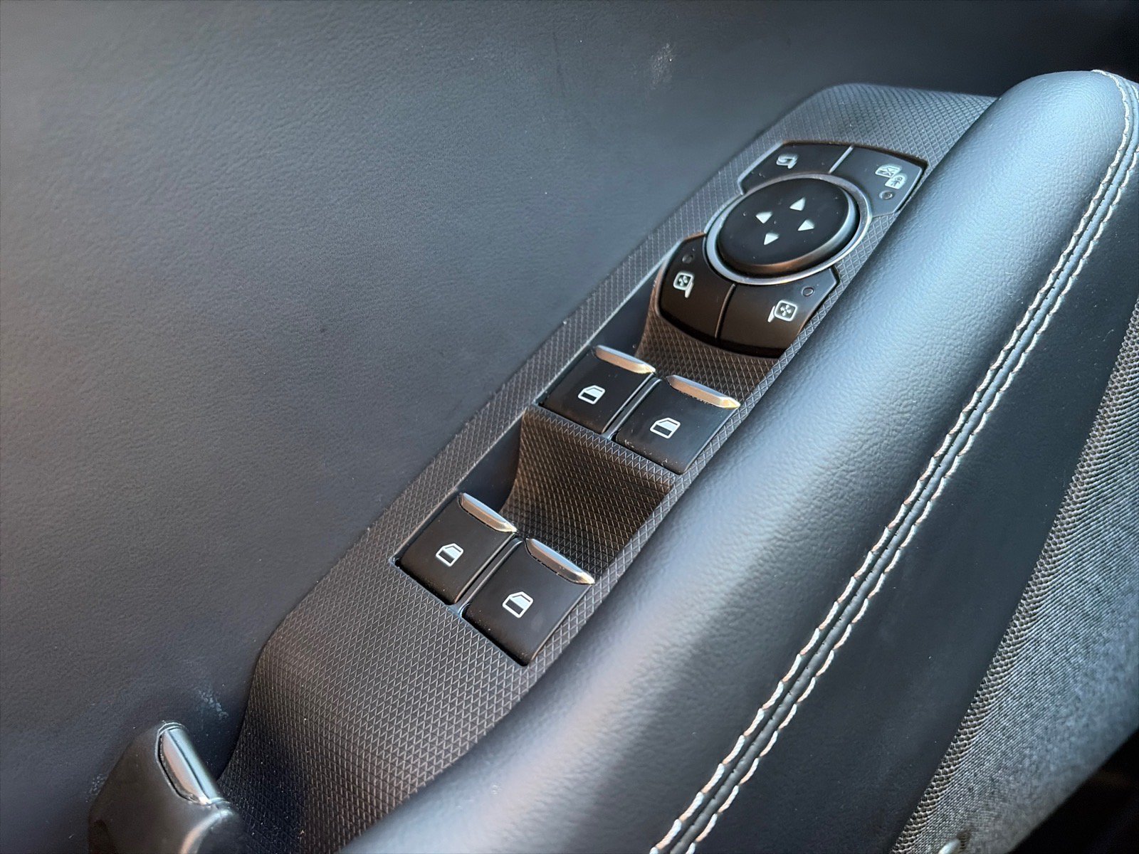 Used 2025 Ford Mustang Mach-E Premium AWD/4WD image 28