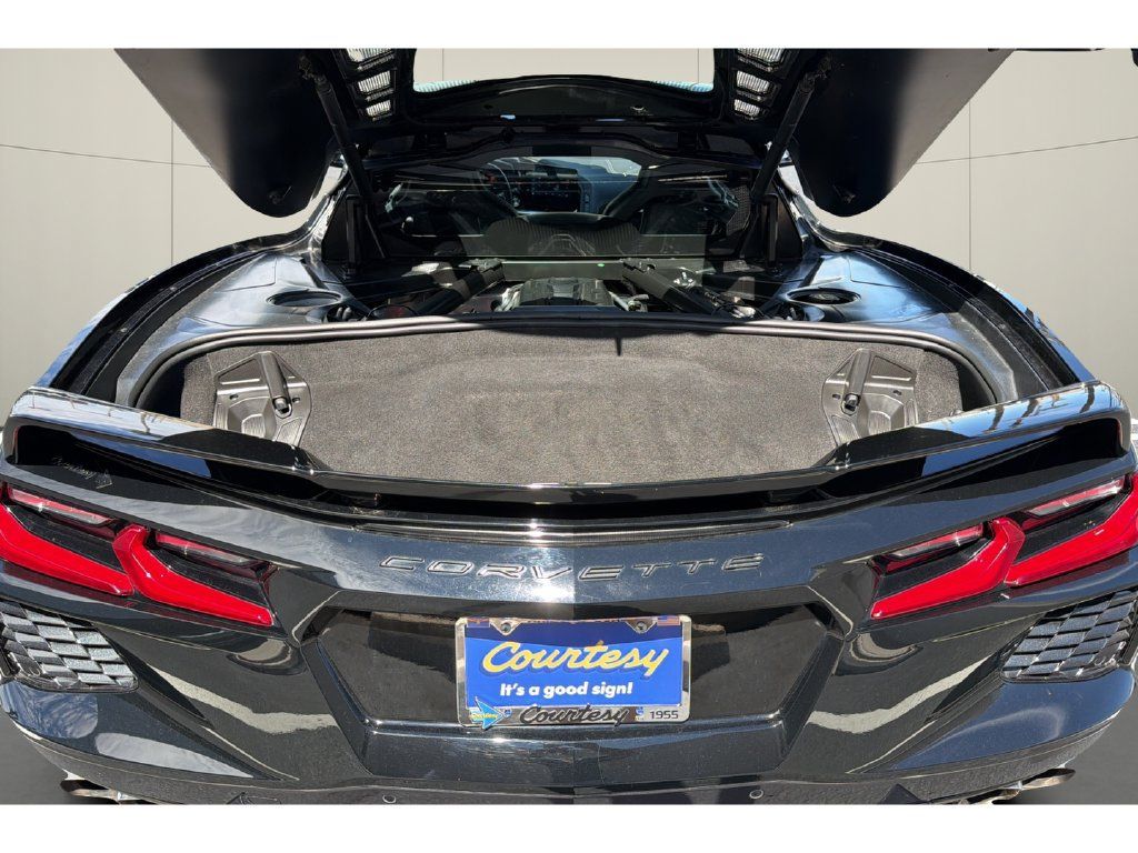 Used 2024 Chevrolet Corvette Stingray Preferred Cpe w/ Z51 Performance Package RWD image 10