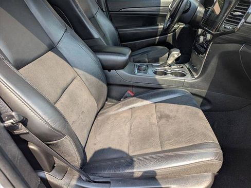 Used 2022 Jeep Grand Cherokee Laredo X AWD/4WD image 21