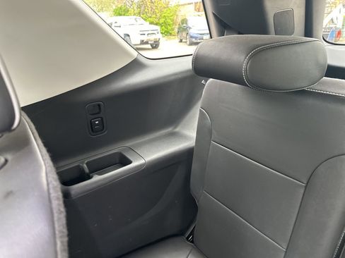 Used 2021 Chevrolet Traverse High Country FWD image 22