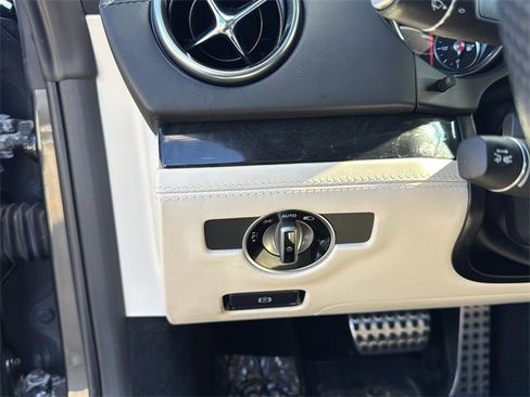 Used 2019 Mercedes-Benz SL 550 image 20