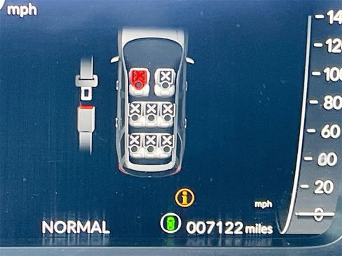 Used 2025 Honda Pilot Elite image 12