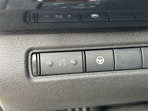 Used 2024 Nissan Pathfinder SV image 26